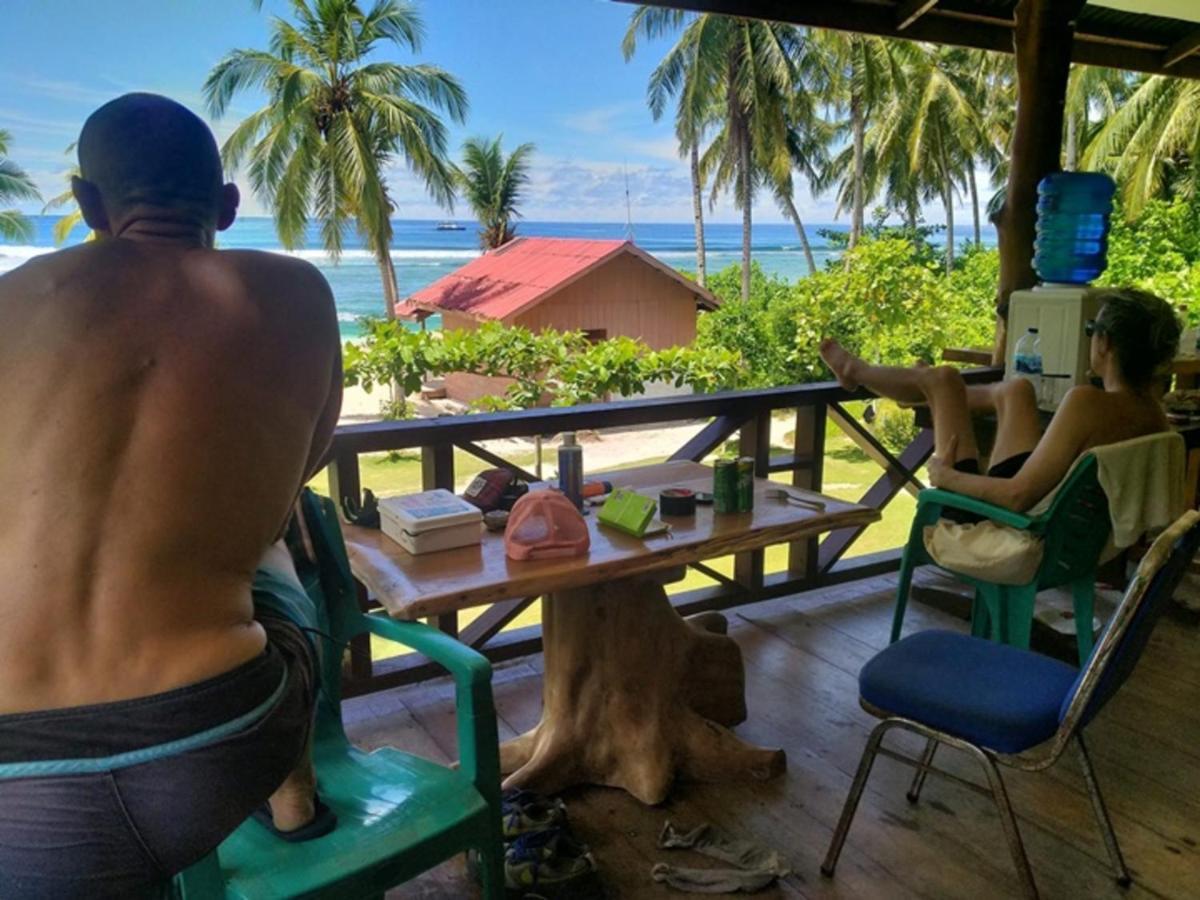 Surf Homestay Katiet ภายนอก รูปภาพ